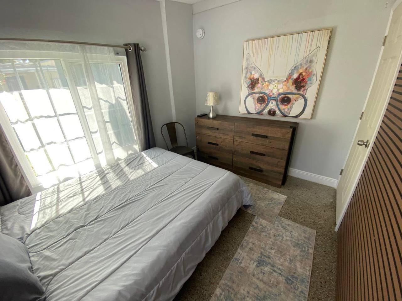 Hollywood Peaceful Hostel ภายนอก รูปภาพ